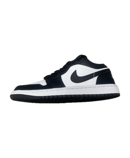 נעלי נייק ג׳ורדן נמוכות לבן-שחור (חצי שחור חצי לבן) | Nike Air Jordan 1 Low